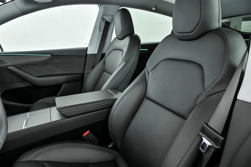 2026 Tesla Model Y - Image 18 of 21