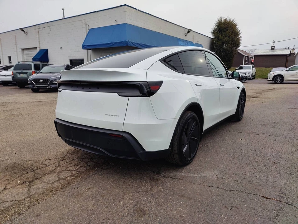 2026 Tesla Model Y - Image 4 of 12