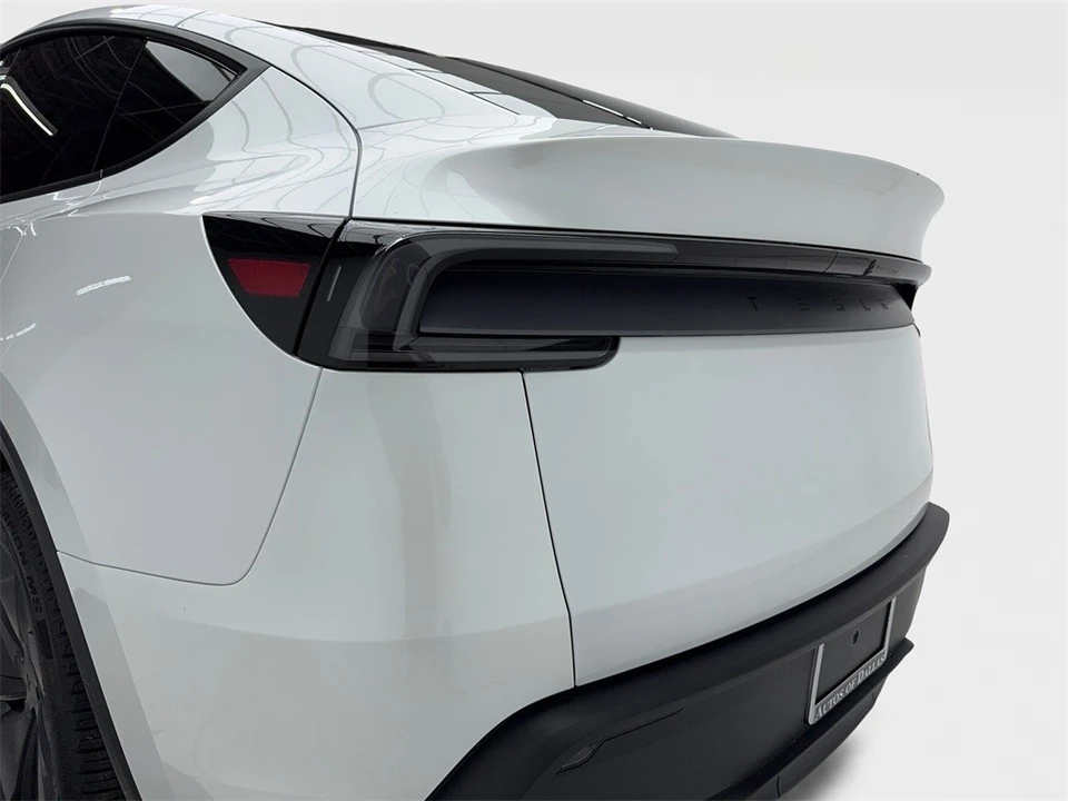 2026 Tesla Model Y - Image 11 of 12