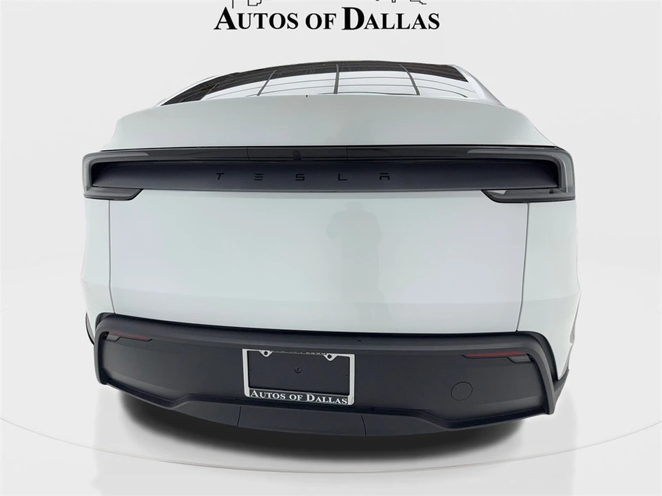 2026 Tesla Model Y - Image 10 of 12