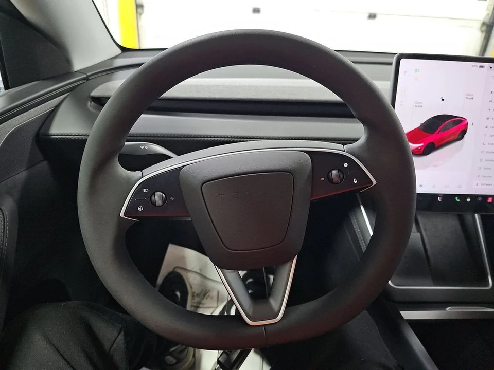 2026 Tesla Model Y - Image 7 of 10