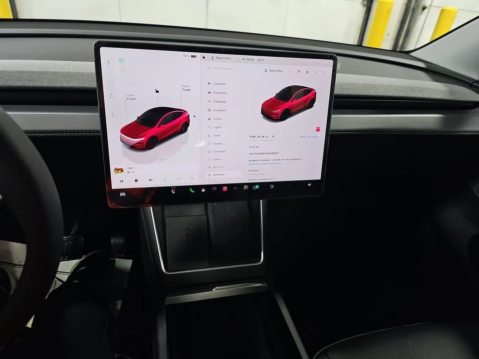 2026 Tesla Model Y - Image 5 of 10
