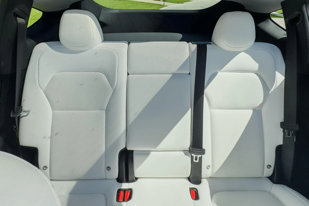 2026 Tesla Model Y - Image 15 of 31