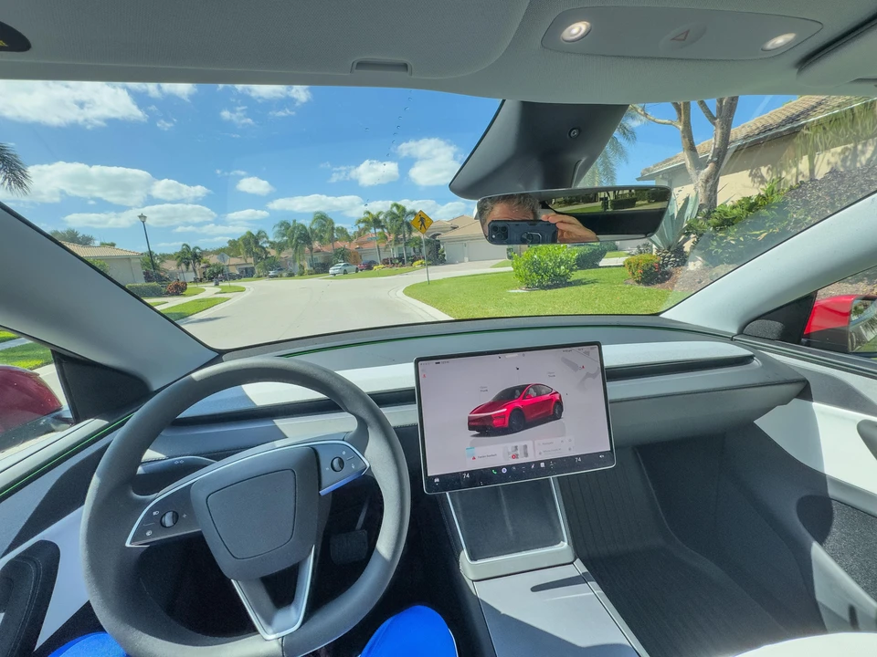 2026 Tesla Model Y - Image 20 of 31