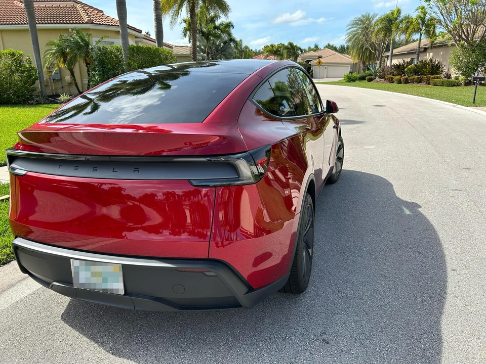 2026 Tesla Model Y - Image 6 of 31