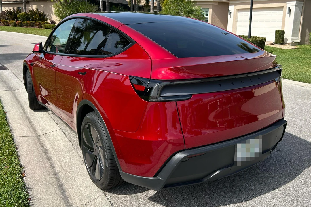 2026 Tesla Model Y - Image 4 of 31