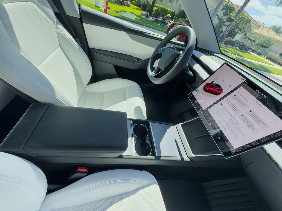 2026 Tesla Model Y - Image 21 of 31