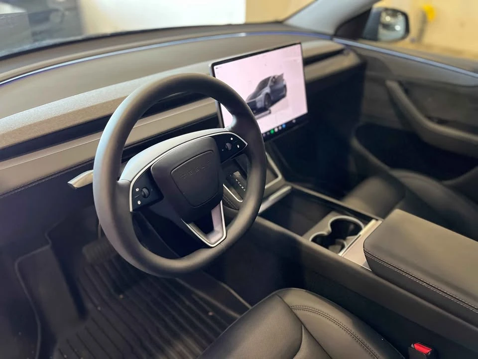 2026 Tesla Model Y - Image 5 of 8