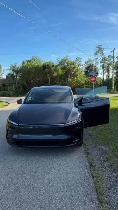 2026 Tesla Model Y - Image 8 of 8