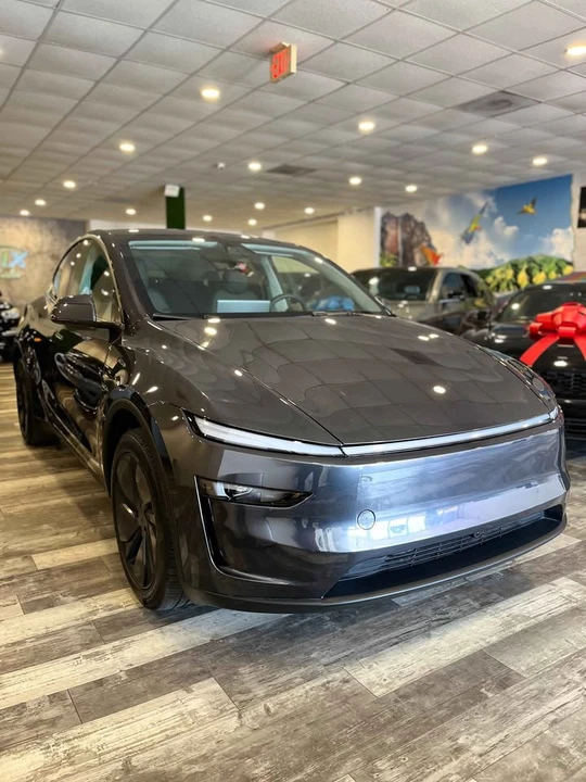 2026 Tesla Model Y - Image 3 of 8