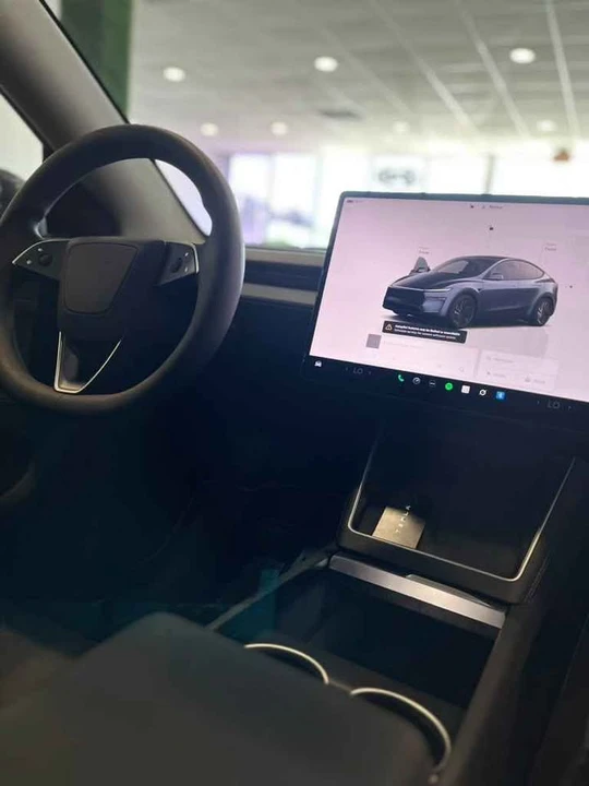 2026 Tesla Model Y - Image 6 of 8