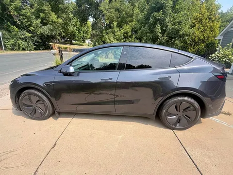 2026 Tesla Model Y Long Range Sport Utility 4D