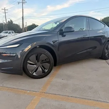 2025 Tesla Model Y Long Range