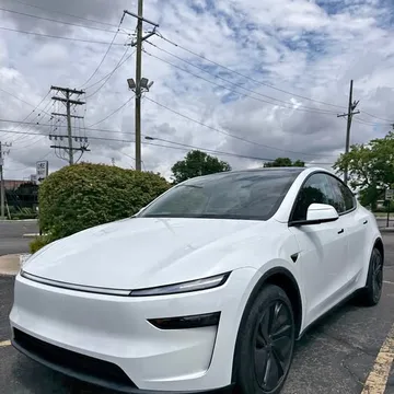 2026 Tesla Model Y Long Range Sport Utility 4D