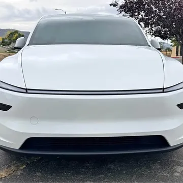 2026 Tesla Model Y Long Range Sport Utility 4D