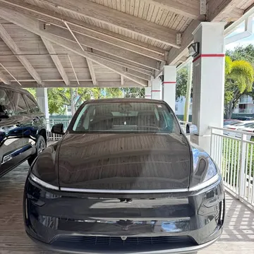 2026 Tesla Model Y Long Range Sport Utility 4D
