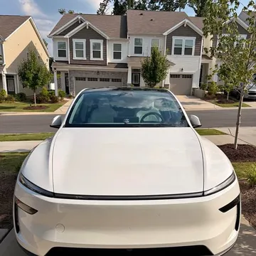 2026 Tesla Model Y Long Range Sport Utility 4D