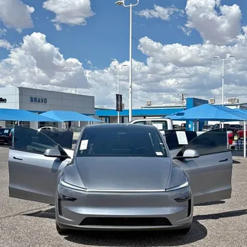 2026 Tesla Model Y Long Range Sport Utility 4D