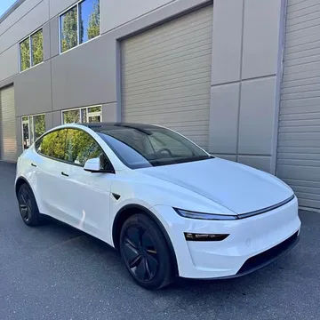 2026 Tesla Model Y Long Range Sport Utility 4D
