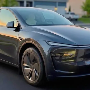 2026 Tesla Model Y Long Range Sport Utility 4D