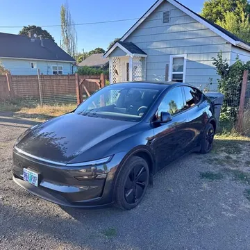 2026 Tesla Model Y Long Range Sport Utility 4D