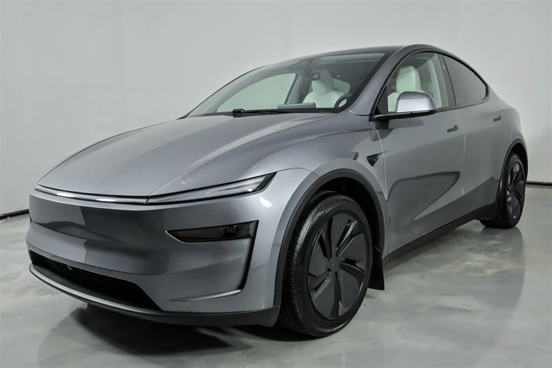 2026 Tesla Model Y - Image 6 of 21