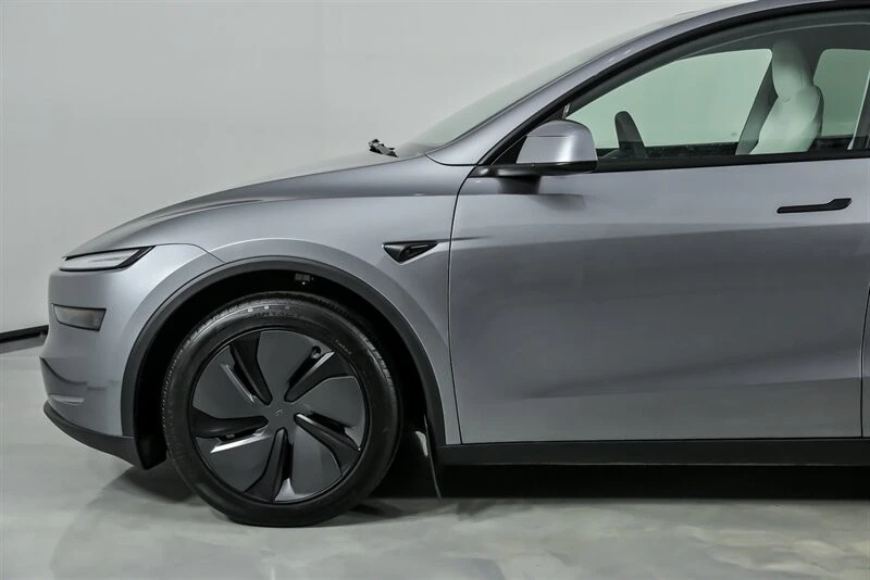 2026 Tesla Model Y - Image 7 of 21