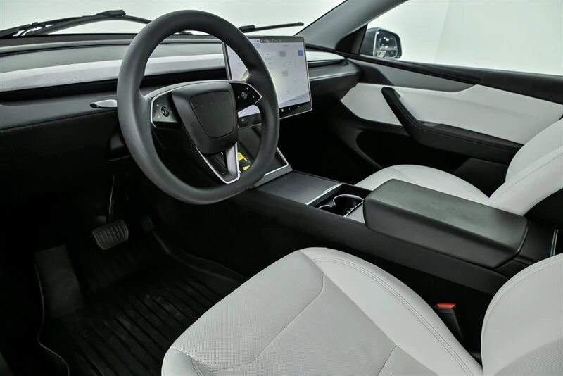 2026 Tesla Model Y - Image 19 of 21
