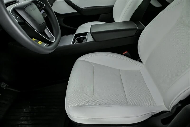 2026 Tesla Model Y - Image 20 of 21