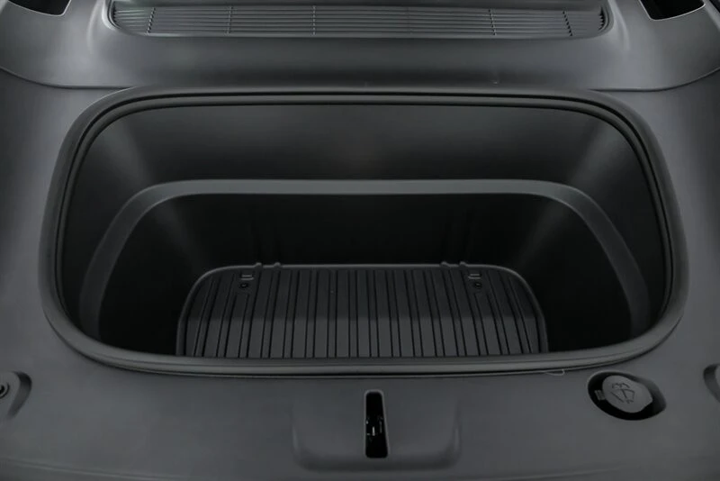 2026 Tesla Model Y - Image 17 of 21