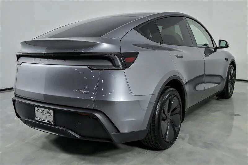 2026 Tesla Model Y - Image 12 of 21