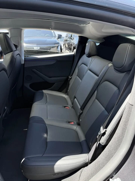 2026 Tesla Model Y - Image 10 of 10