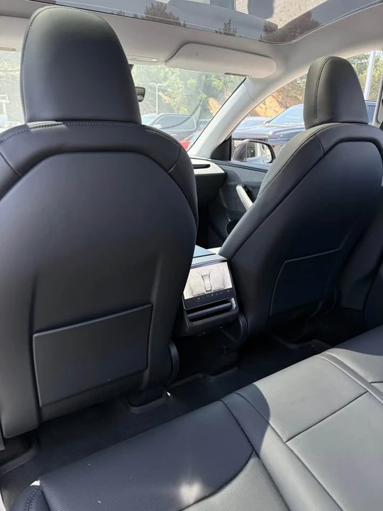 2026 Tesla Model Y - Image 9 of 10