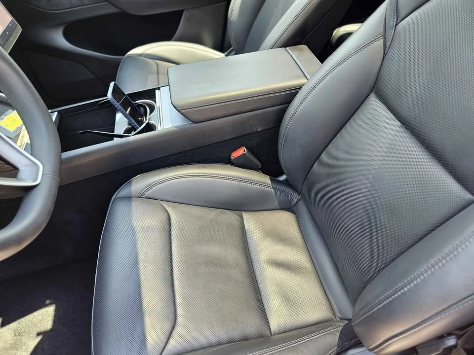 2026 Tesla Model Y - Image 10 of 14