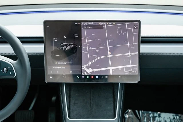 2026 Tesla Model Y - Image 11 of 12