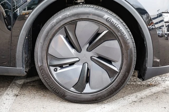 2026 Tesla Model Y - Image 9 of 12