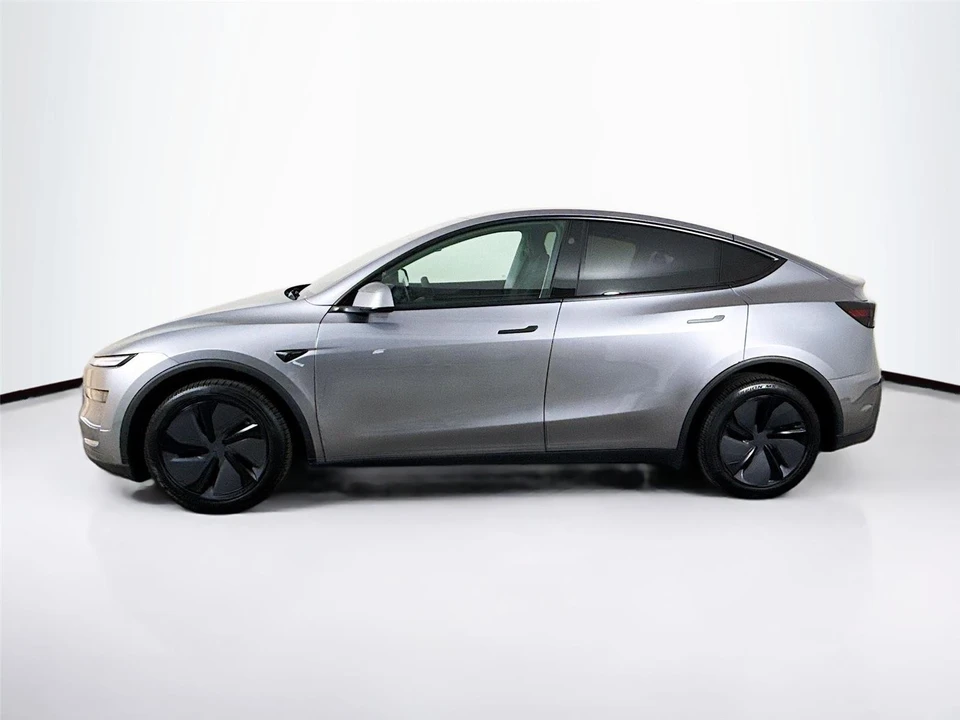 2026 Tesla Model Y - Image 3 of 21