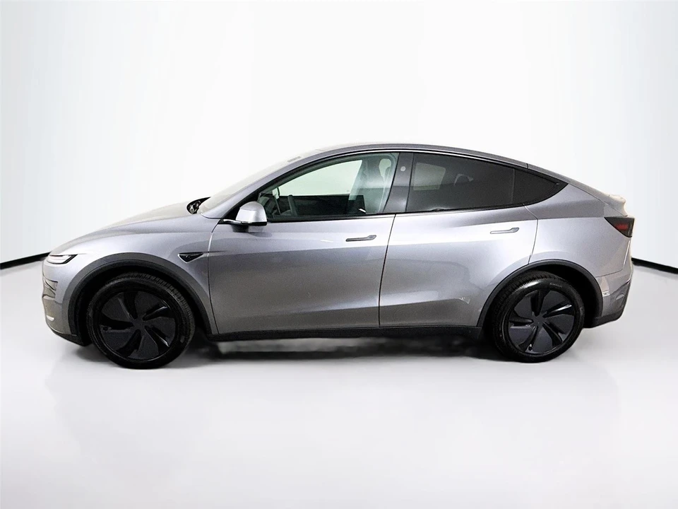 2026 Tesla Model Y - Image 12 of 14