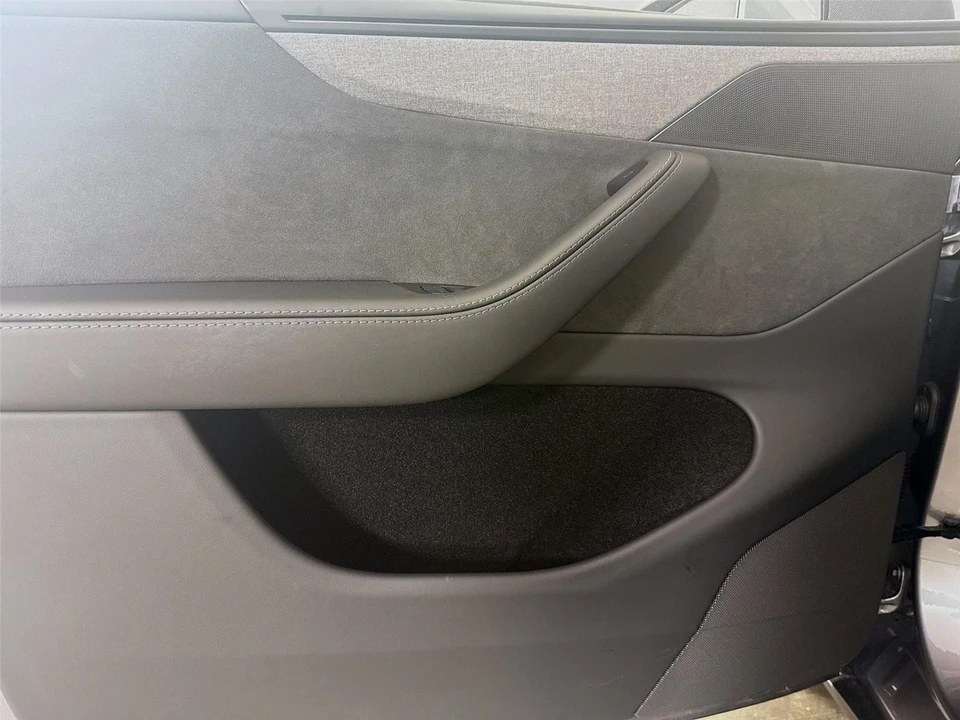 2026 Tesla Model Y - Image 12 of 21