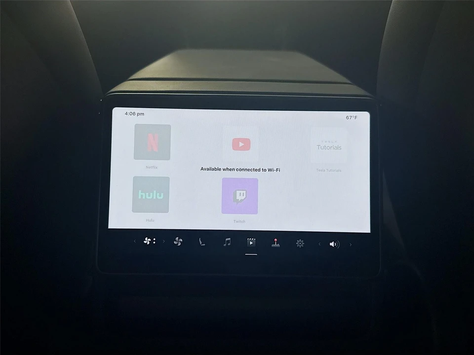 2026 Tesla Model Y - Image 21 of 21