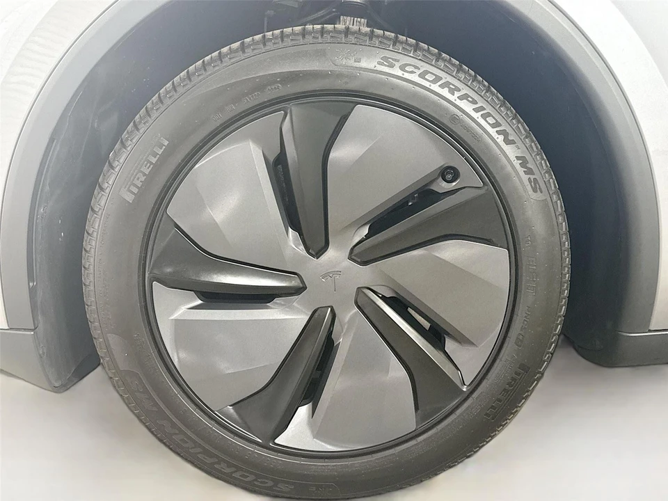 2026 Tesla Model Y - Image 8 of 21