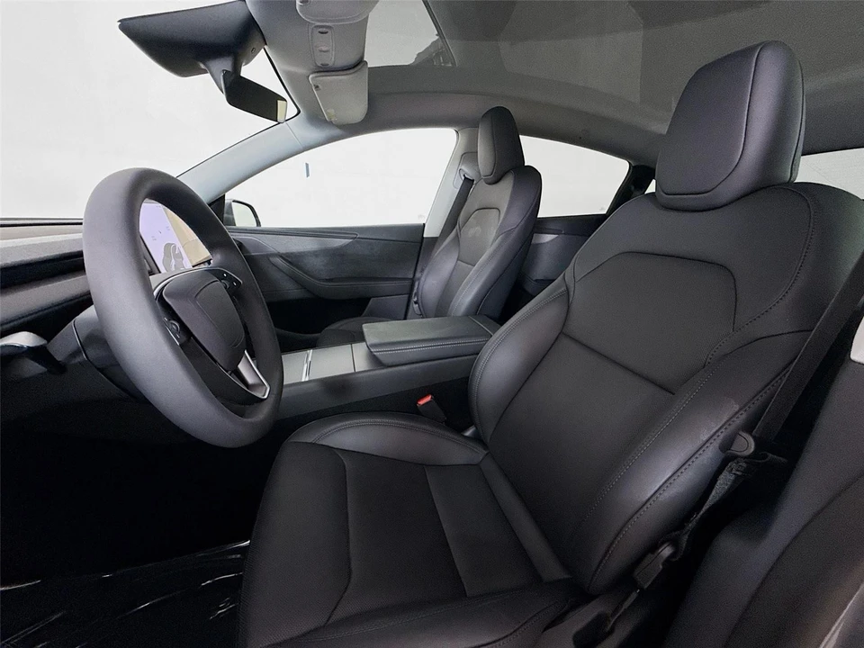 2026 Tesla Model Y - Image 9 of 21