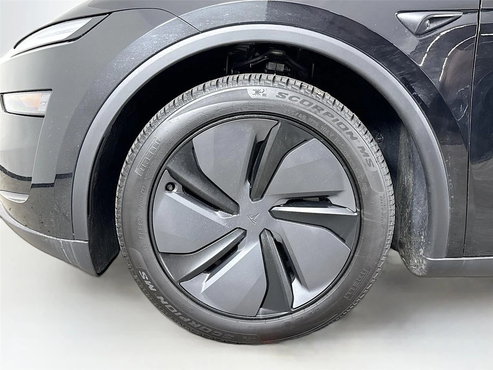 2026 Tesla Model Y - Image 14 of 14