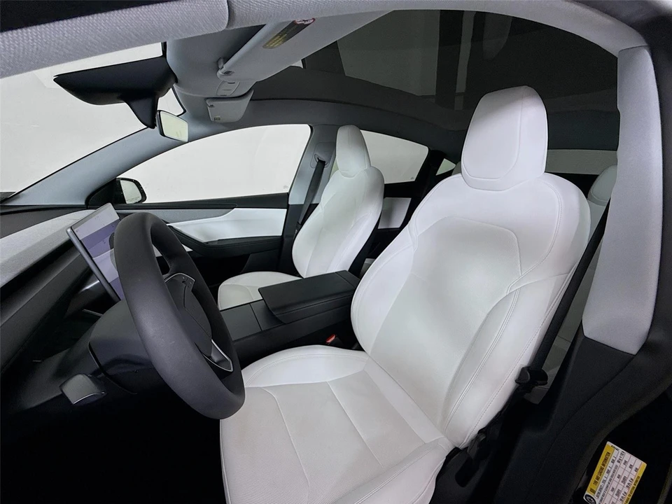 2026 Tesla Model Y - Image 13 of 14