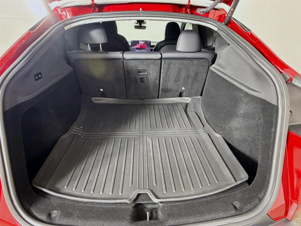 2026 Tesla Model Y - Image 19 of 21