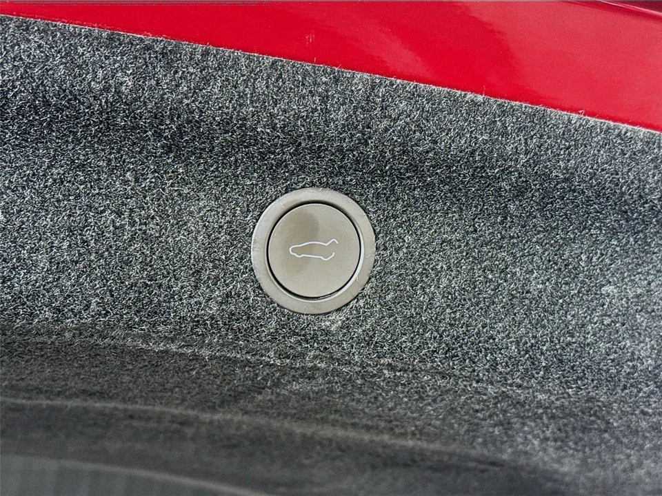 2026 Tesla Model Y - Image 20 of 21