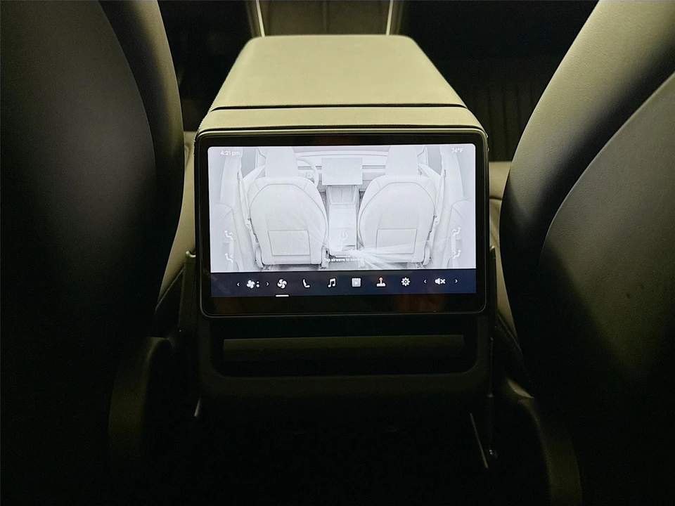 2026 Tesla Model Y - Image 18 of 21