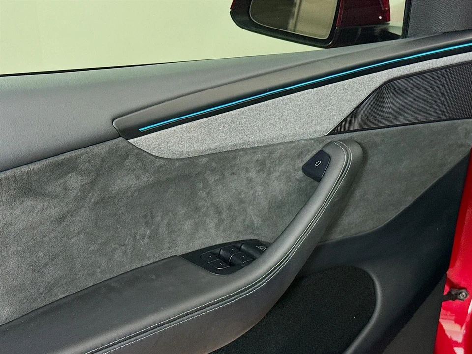 2026 Tesla Model Y - Image 13 of 15