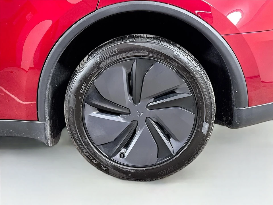 2026 Tesla Model Y - Image 15 of 15