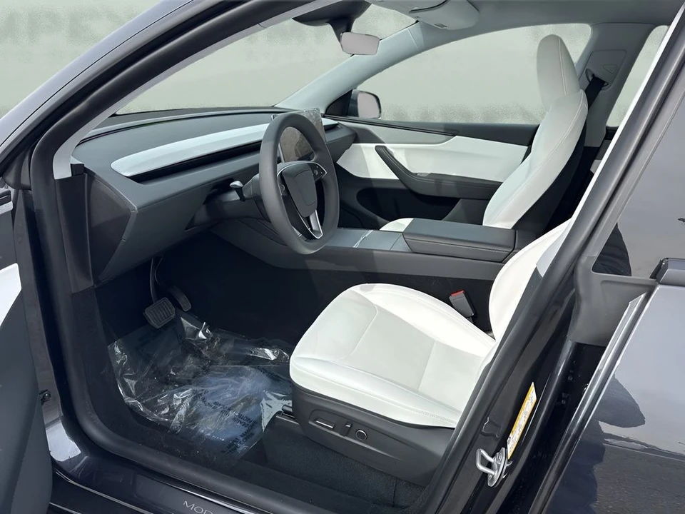 2026 Tesla Model Y - Image 9 of 12